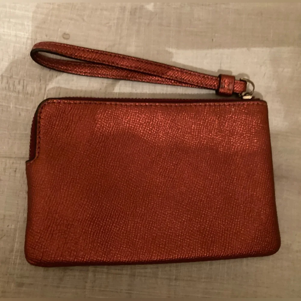 Coach Wristlet Zip Corner Metallic Red‎ Sparkle Color